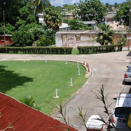Charming Old World Apartment Bridgetown Extérieur photo