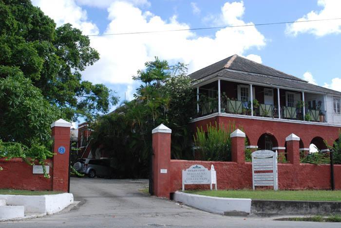 Charming Old World Apartment Bridgetown Extérieur photo
